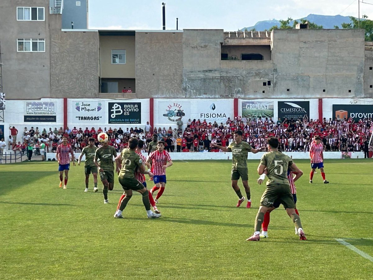 area_lorca's tweet photo. El @OlimpicoTotana empata 1-1 frente al @canteragrana en el partido de ida de la final autonómica de la @ffrm_es. El gol totanero obra de @Andreees9NG ante un ambientazo en el Estadio Juan Cayuela. 
La eliminatoria se decidirá el domingo en Murcia. 
Fotos: @AyuntTOTANA https://t.co/uj6QYhG81A