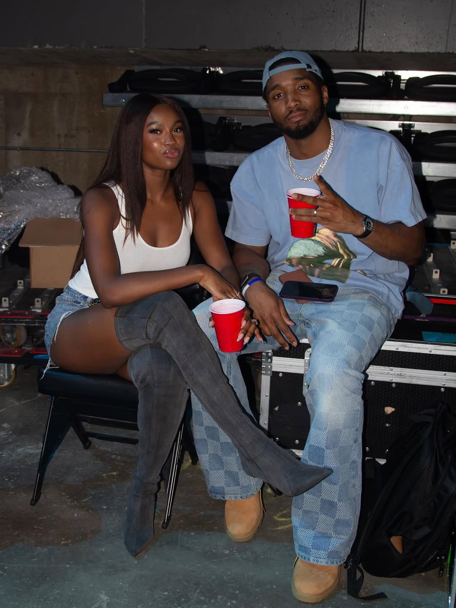 wavecheckers's tweet photo. Donovan Mitchell &amp; Coco Jones 🩵 https://t.co/jdCQagt23Q