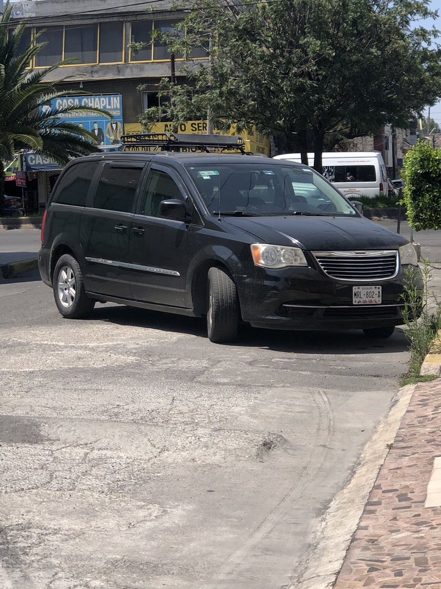Misantropo0's tweet photo. @delfinagomeza @Claudiashein Calle Pte 23 297 la Perla Neza esquína av pantitlan lleva 3 dias abandonada sobre la calle, ya hablamos al cuadrante y se hacen y no vienen https://t.co/ojXDD5gIPM