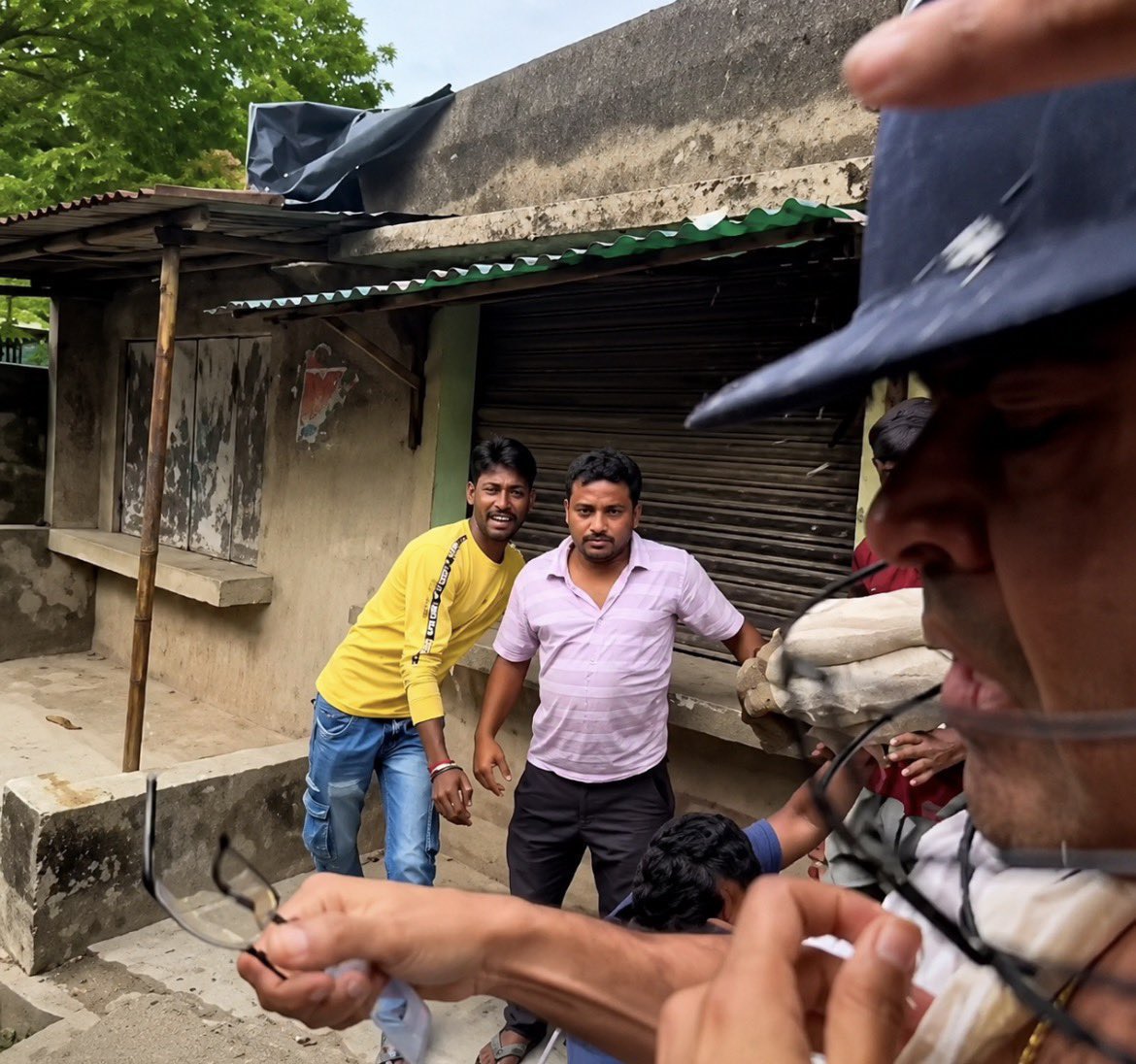 MahuaMoitra's tweet photo. These two pelted stones at @abhishekaitc yesterday &amp; still roaming free. These are not “normal members of the public”, these are political goons planted by BJP at every corner to disrupt &amp; destroy. https://t.co/aeHsVoGiG3