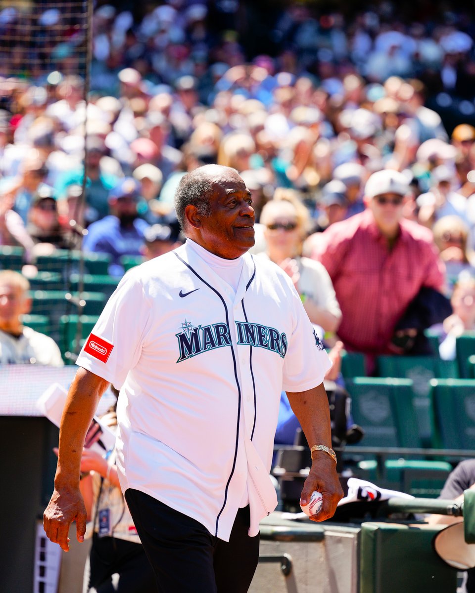 Mariners's tweet photo. Before there was The Kid, there was the OG 🫡

Welcome back to T-Mobile Park, Ken Griffey Sr.! #Mariners50 https://t.co/WdiBGVrKD1
