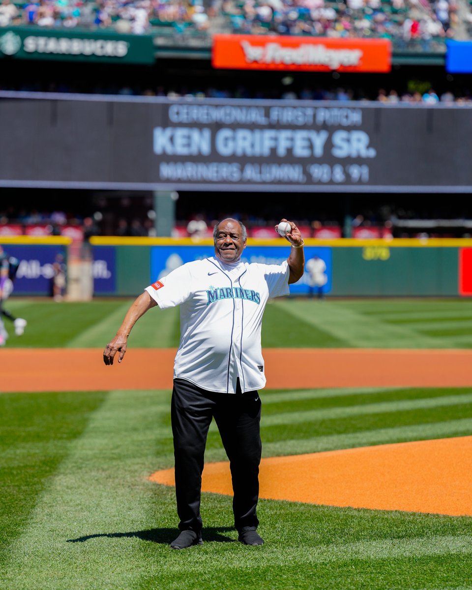 Mariners's tweet photo. Before there was The Kid, there was the OG 🫡

Welcome back to T-Mobile Park, Ken Griffey Sr.! #Mariners50 https://t.co/WdiBGVrKD1