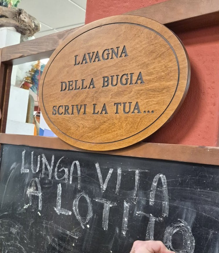 Ubuntu_1900's tweet photo. Passeggiando per Collodi…….
L I B E R T A’ https://t.co/zzfqvgOBEs