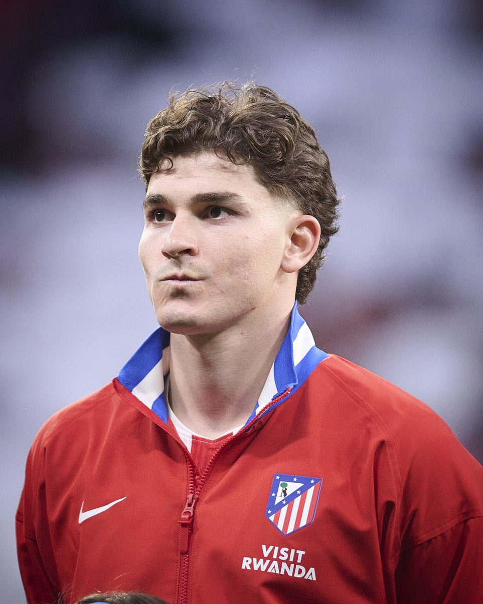 _BeFootball's tweet photo. 🚨🚨 LE PSG POURRAIT GRANDEMENT RENOUVELLER SON ARSENAL OFFENSIF :

→ Pour le poste de n°9, ça sera Kroupi 🇫🇷 ou Julian Alvarez 🇦🇷 ! 🥵

→ Pour le poste d'ailier, le club échange avec Magnes Akliouche 🇫🇷 ET Yan Diomandé 🇨🇮 ! 😳

(@lequipe)