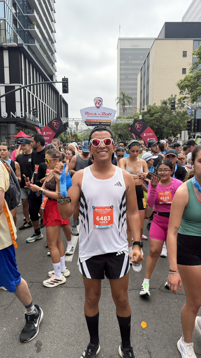ivanbatun_'s tweet photo. Hoy llevé mi cuerpo a un límite del que no me sentía capaz y lo logramos de una manera increíble 🥹❤️🇺🇸 #rockandrollrunning https://t.co/mEmCuVSvKL