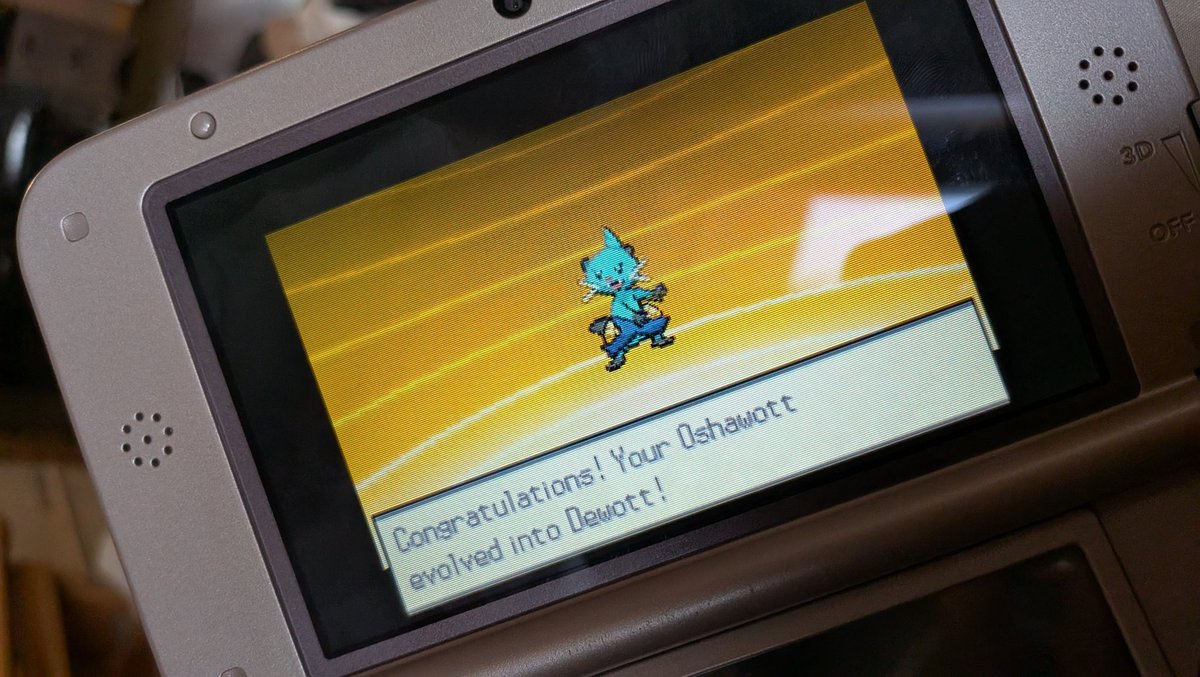 hamler97's tweet photo. Baby Oshawott evolved! #pokemonwhite (2/?) https://t.co/VUHsTHKmT7
