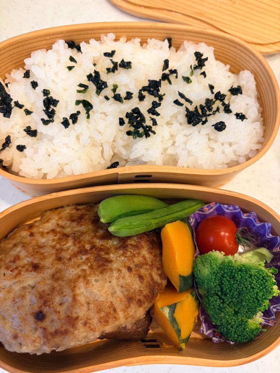 chloeito's tweet photo. #弁当生活
#高校生
#定番で始めよう
業務スーパーの牛豚ハンバーグ
冷凍ハンバーグの中では美味しい https://t.co/qu2Ql8av52