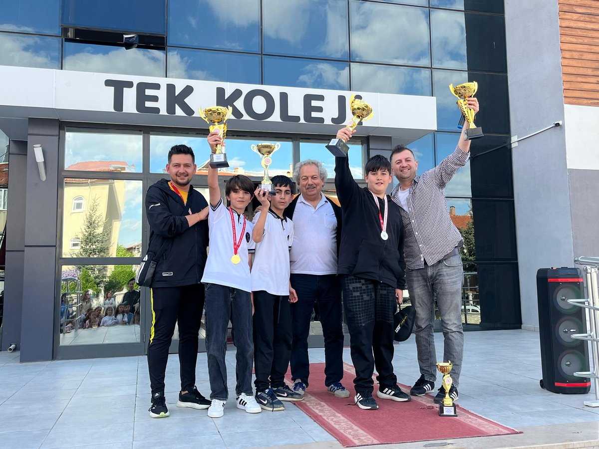 ilgintekkoleji's tweet photo. 19 Mayıs Atatürk'ü Anma Gençlik ve Spor Bayramı sportif faaliyetleri kapsamında yine okulumuza kupaları ve madalyaları taşıdı
2 kategoride 7 kupayı okulumuza taşıyan tüm öğrencilerimizi tebrik ederiz 
🥇ILGIN 1.LERİ
🥈2.LERİ
🥉3.LERİ
Öğrencilerimizi tebrik ederiz.
#ilgintekkoleji https://t.co/tOZuhoQYEX