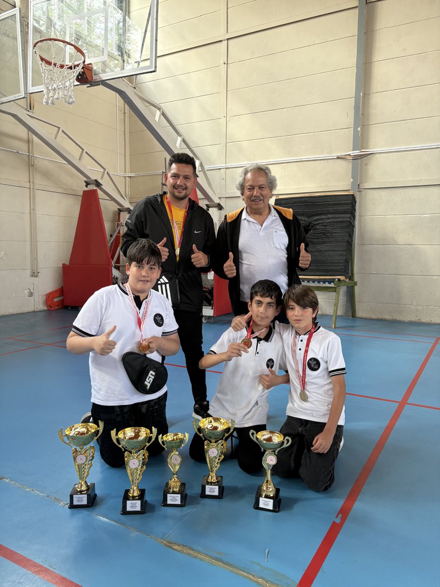 ilgintekkoleji's tweet photo. 19 Mayıs Atatürk'ü Anma Gençlik ve Spor Bayramı sportif faaliyetleri kapsamında yine okulumuza kupaları ve madalyaları taşıdı
2 kategoride 7 kupayı okulumuza taşıyan tüm öğrencilerimizi tebrik ederiz 
🥇ILGIN 1.LERİ
🥈2.LERİ
🥉3.LERİ
Öğrencilerimizi tebrik ederiz.
#ilgintekkoleji https://t.co/tOZuhoQYEX