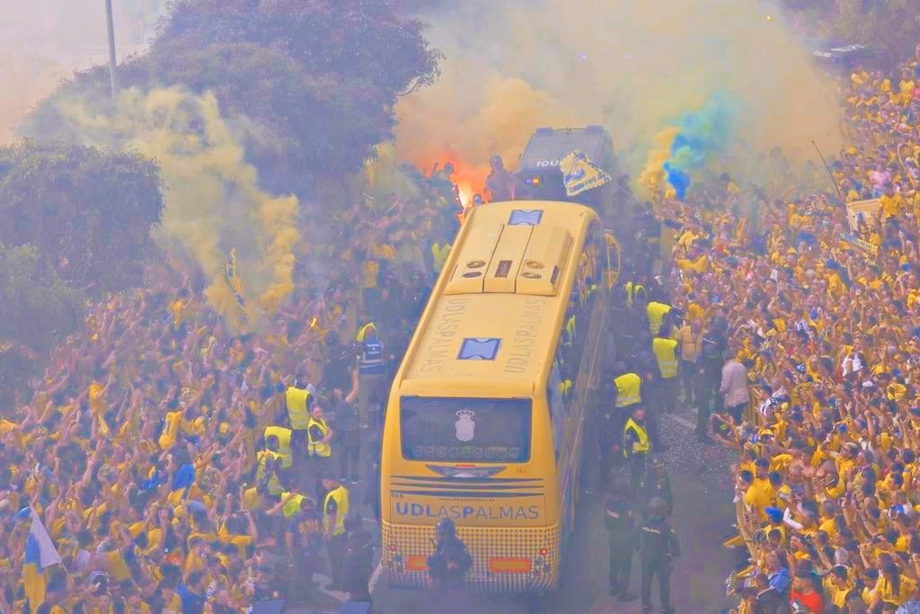 ultranaciente's tweet photo. Queremos verte de cerca otra vez. https://t.co/dVG7Apr5fa