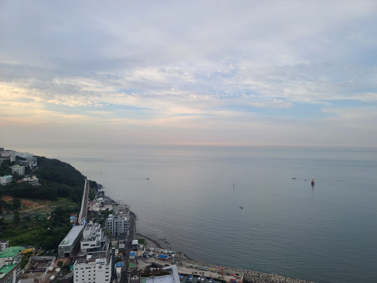 noindorae's tweet photo. 먼 이짝동네는 새벽6시에 해가 중천 https://t.co/LZWm2oNQC4