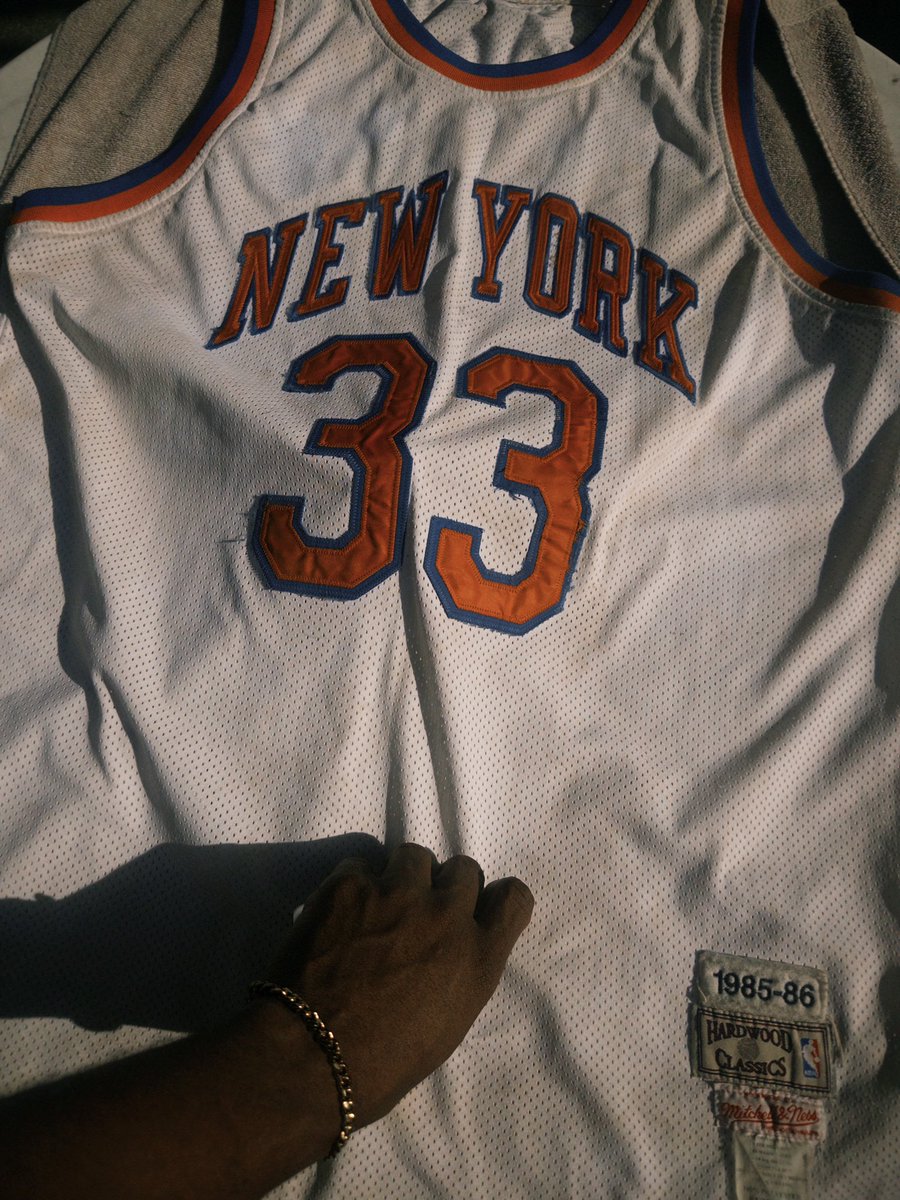 My friends convinced me to pop out for Sunday Funday. I'm showing up in a vintage #Knicks jersey dress. My friends convinced me to pop out for Sunday Funday. I'm showing up in a vintage #Knicks jersey dress.