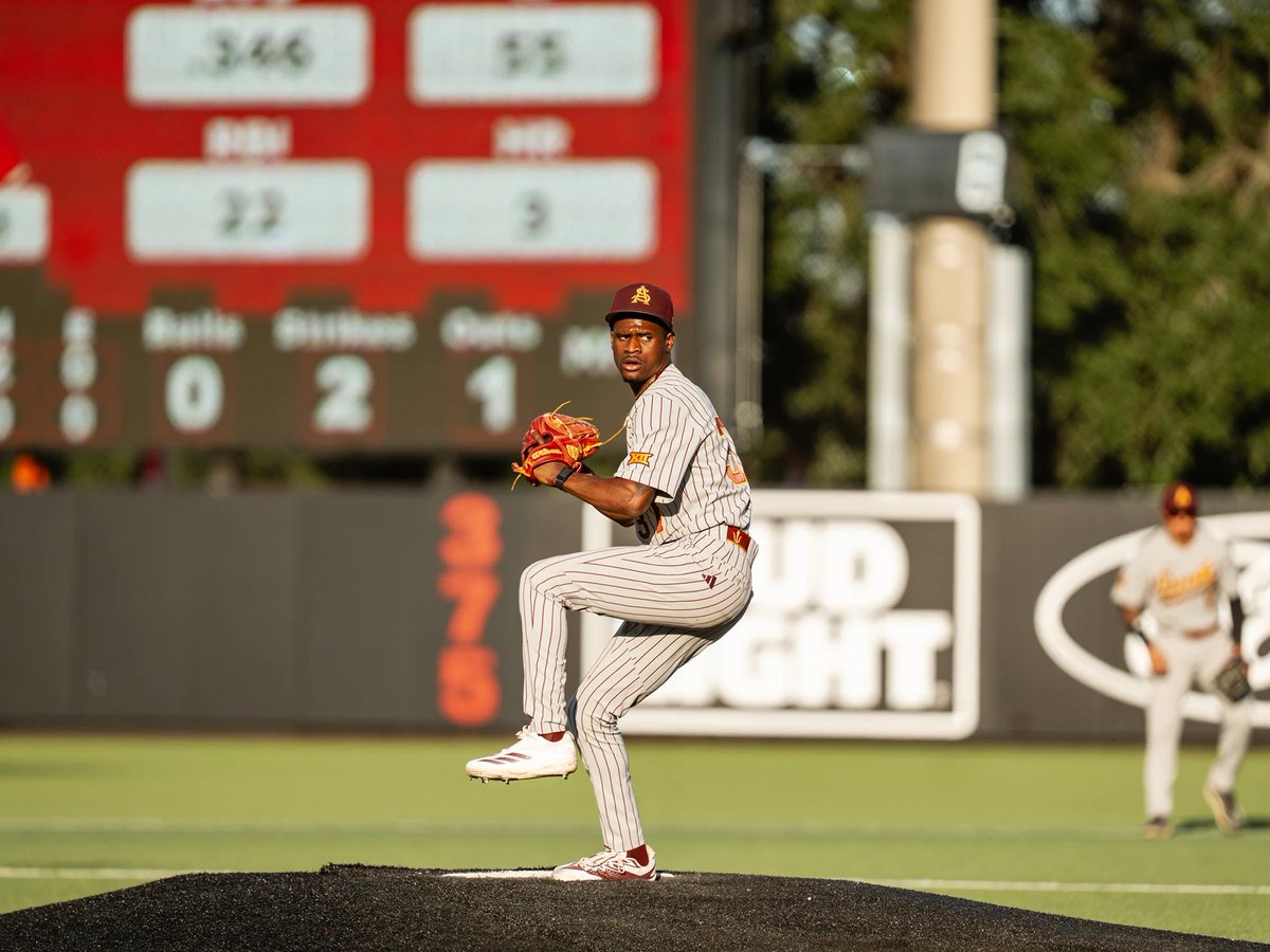 GLundMedia's tweet photo. ASU knew it would need pitchers to step up this postseason, and it’s gotten exactly that with multiple heroic performances.

Colby Guy: 6 IP, 4 H, 1 ER, 7 K
Kole Klecker: 8 IP, 3 H, 0 ER, 13 K
Jaden Alba: 4 IP, 6 H, 1 ER, 5 K

@DevilsDigest https://t.co/xwGOXuDDsY
