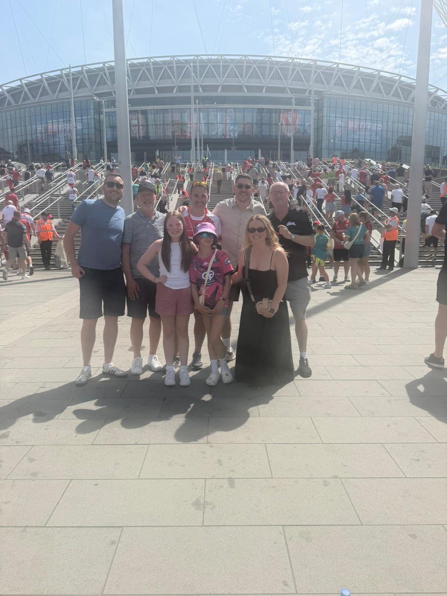 jonnyms87's tweet photo. Wembley complete. Onto Paris 🇫🇷 https://t.co/N2B6w1Uryd