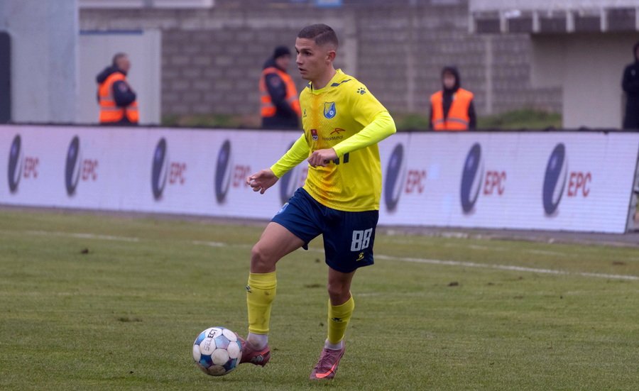 PLBiHUpdates's tweet photo. 🚨 FK Borac, HŠK Zrinjski, and FK Željezničar are all reportedly in pursuit of TOTS right-back Viktor Grbić (22) from Rudar Prijedor. 👀👀 https://t.co/O5WaM4IMxx
