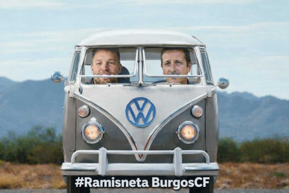 apabcf's tweet photo. La afición en el último partido en casa #ElPlantio #J42 ha  pedido al míster que se quede. #Ramis en RdP en caliente parecía que se  despedía.   Ha confirmado que esta misma semana sabremos su decisión. 
#RamisQuedate  @Burgos_CF https://t.co/RQJm8g5X68