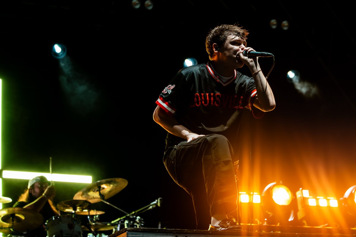 Hive_Mag's tweet photo. REVIEW: We went to experience @SlamDunkMusic Festival (South) at Hatfield Park, with performances from @knockedloose, @SetYourGoals, @themenzingers, @weareunpeople and More!

📝: Caspar Motley
📸: @georgiapenphoto 

🔗: https://t.co/cQY2CYHDfI https://t.co/30OoxjZLcG