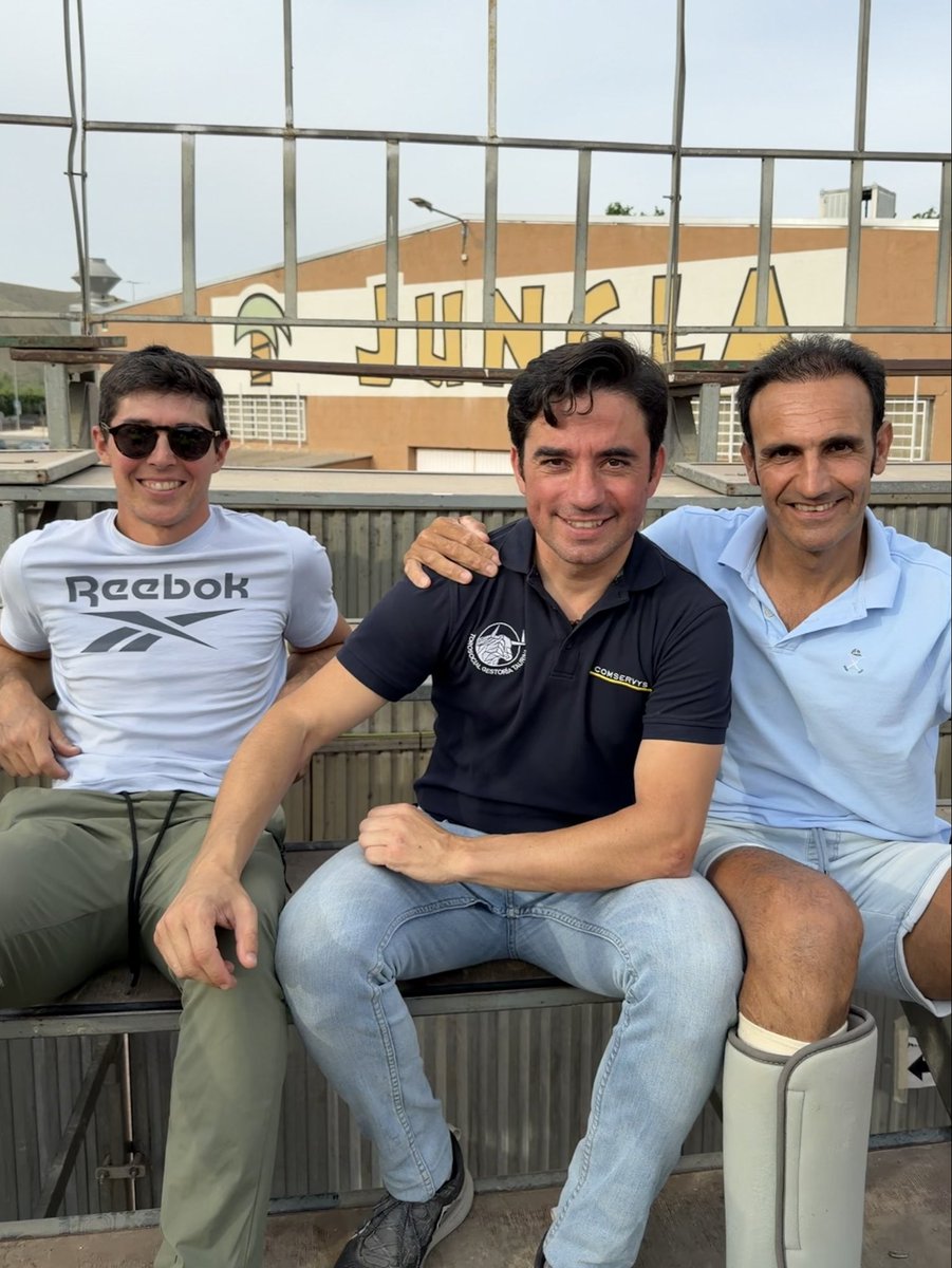 imanolsanchez's tweet photo. No será nuestra mejor foto, pero no os imagináis lo que significa poder compartirla!!! 

Una alegría inmensa volverte a ver sonreír Alberto!! https://t.co/jwEdeWiFta