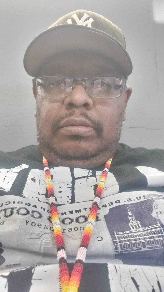 MauriceBrice8's tweet photo. Chilling at the laundry Matt with my bed set and comforter.... https://t.co/75Jlh6kmJn