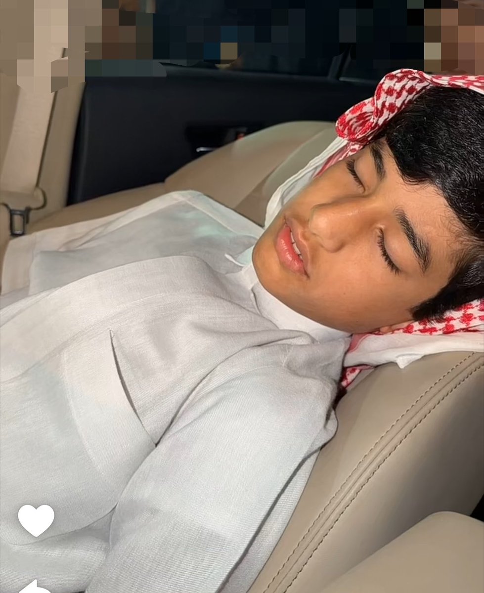 ناز . tweet media