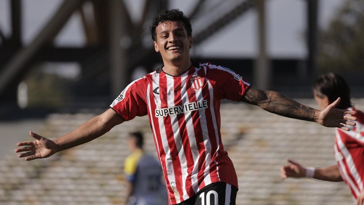 pepo_ipa's tweet photo. #EDLP | Estudiantes bailó a Central en Córdoba.

Partido perfecto del equipo del Cacique que ganó 3-0 (pudo haber sido por más).

Tiago Palacios es el alma del equipo no puede ser vendido, elegían a cualquier otro. https://t.co/byjjWj3c4x