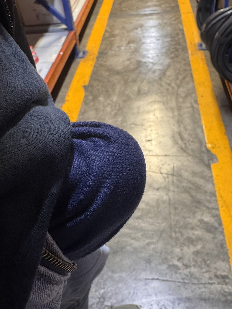 sakeysdi's tweet photo. Ya que me tocó solo a ventilarlo un rato en el trabajo, de tol o alrededores para plática https://t.co/Wvw0foNUK6