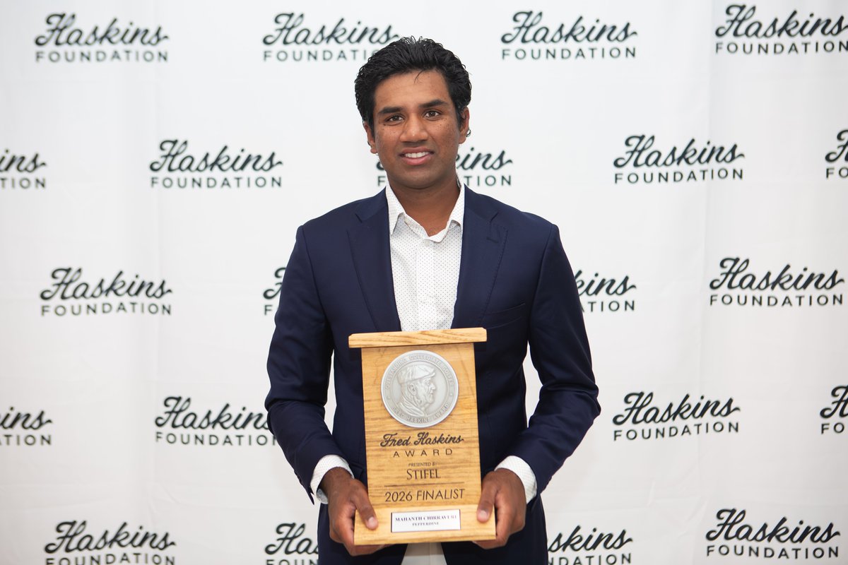 PepperdineMGOLF's tweet photo. Congratulations to our very own Mahanth Chirravuri, who was presented with a plaque on Wednesday night for being a finalist for the Haskins Award❗️

📸 @TheHaskinsAward 

#MakeWaves | @PepperdineWaves https://t.co/y7hMWzEsua