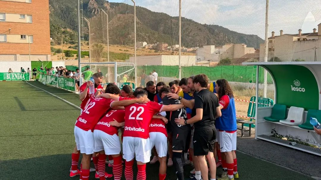 area_lorca's tweet photo. El @CDLumbreras cae derrotado en la vuelta de semifinales por el ascenso a #TerceraRFEF @ffrm_es ante @UDLosGarres (7-1). 
Enhorabuena por la temporada y cabeza alta. https://t.co/gYCfzodYei