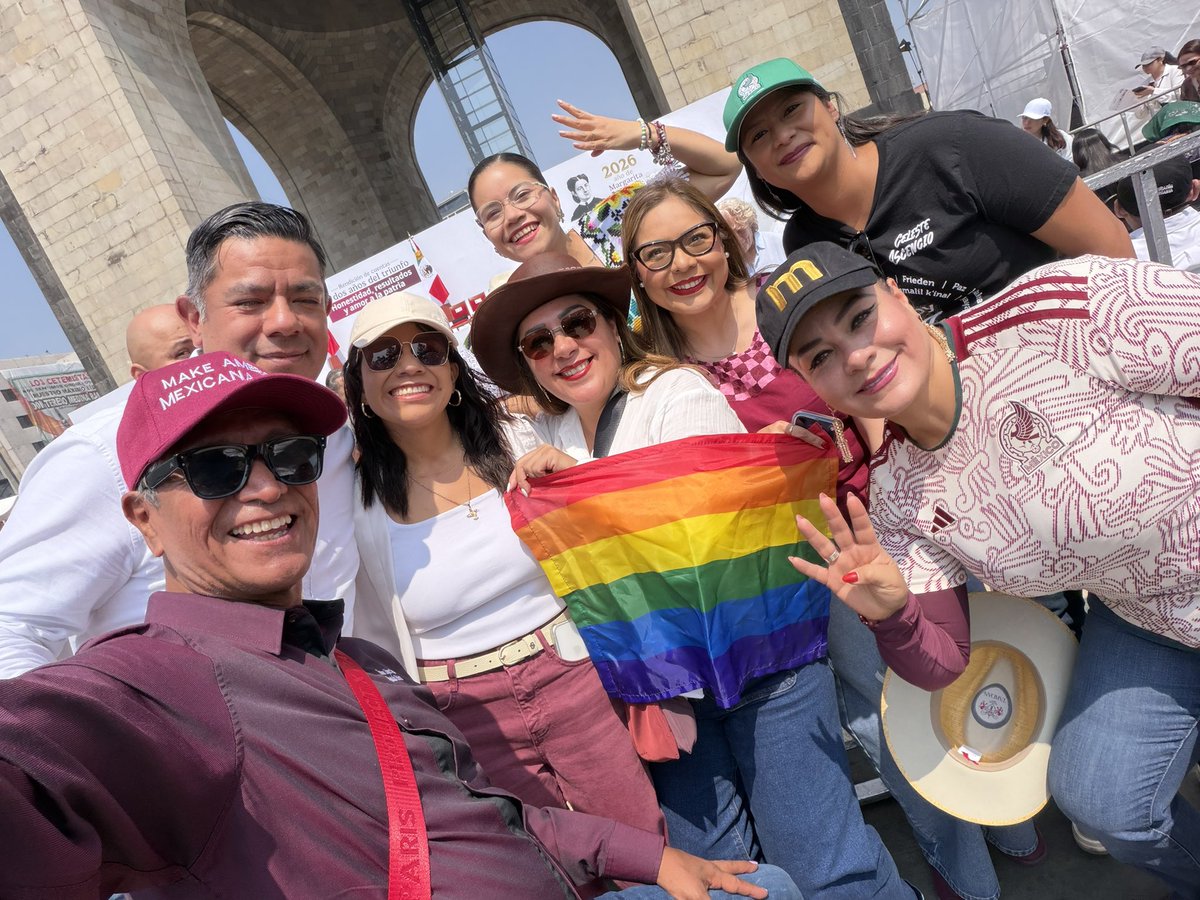 JAIMELOPEZVELA's tweet photo. Escuchamos informe de nuestra presidenta #ClaudiaPresidentaDeMéxico #ClaudiaDaResultados a dos años de continuidad de la #4T, atendamos su convocatoria, recorramos #México para informar y hacer un llamado para defender a la patria #NoIntervención https://t.co/L0nUm0wwkO