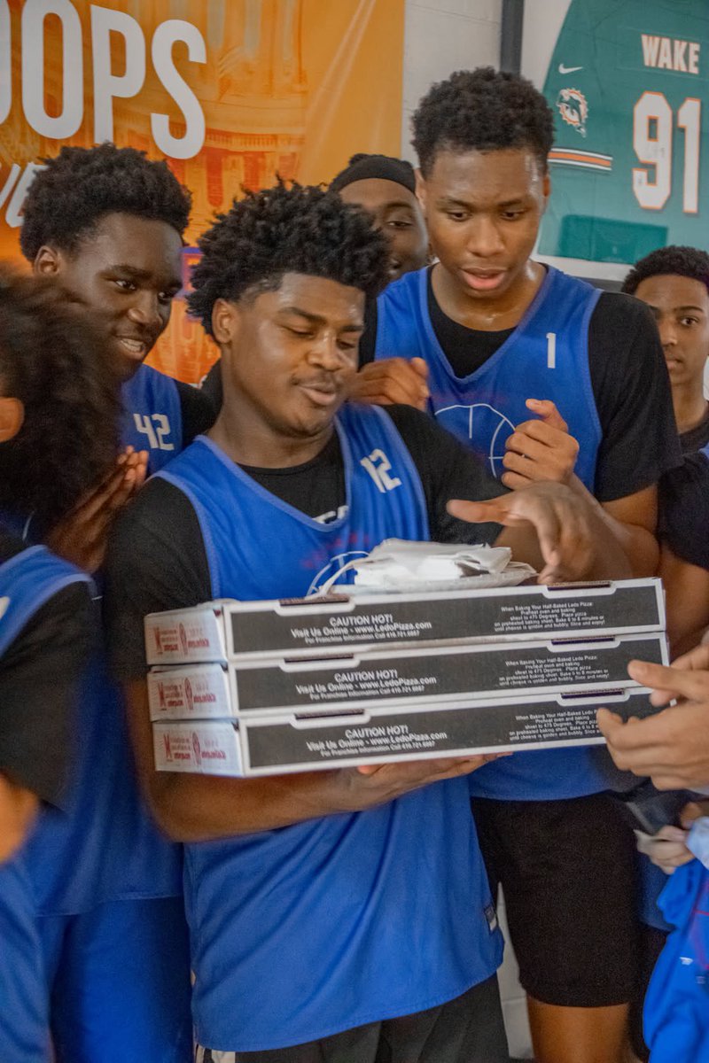 CapitolHoopsSL's tweet photo. Ledos Game of the Week ended in a DeMatha win and with Donovan Wright winning the games MVP honors. @DeMathaHoops https://t.co/8VIRXIMuVi