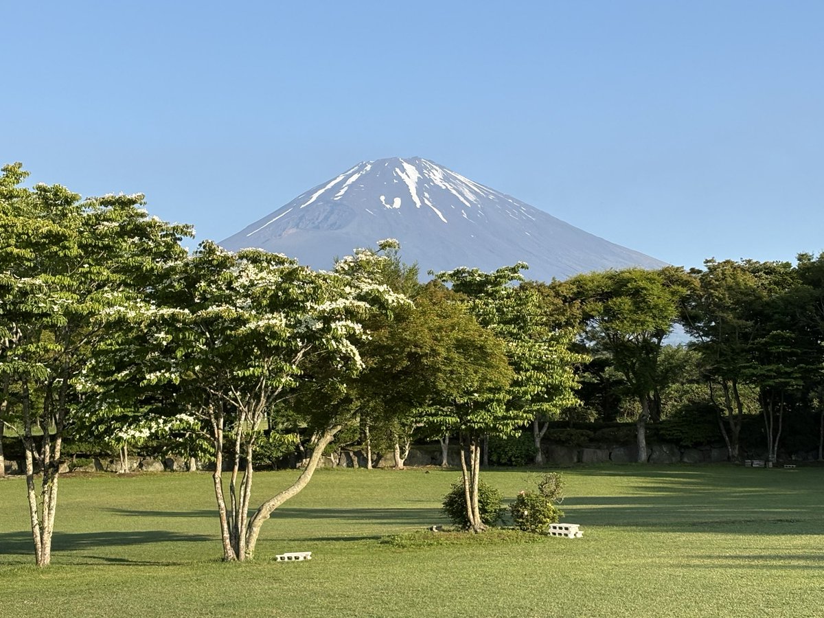 O_Return_Rider's tweet photo. おはよう🗻 https://t.co/Vubl02NpLs
