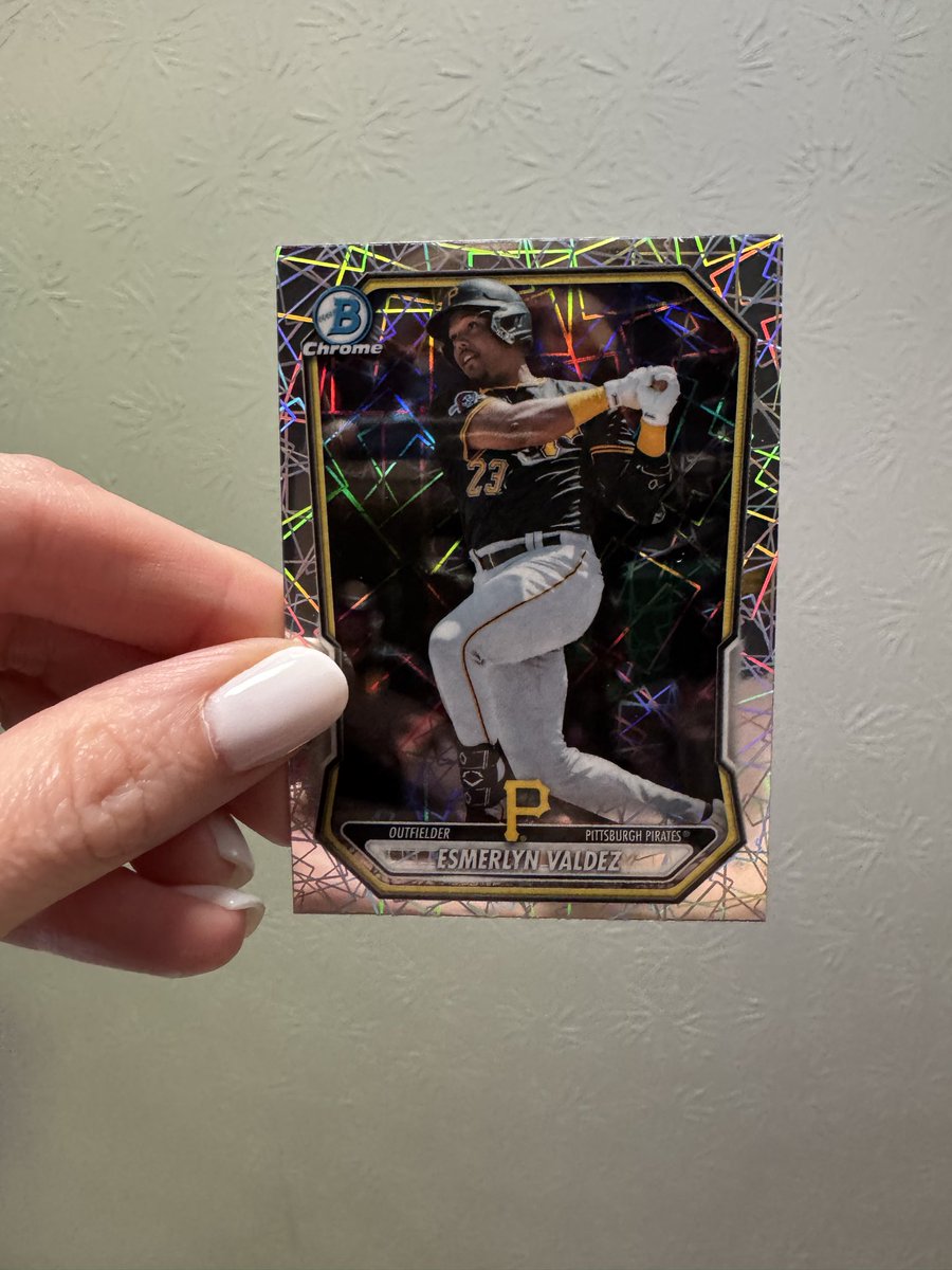 HeatherTalmage's tweet photo. Opened all my Bowman’s 
Excited for my Valdez, stuplified at the going price for the Misiorowski card, and wondering why the Lacombe card has a greyed out back 

Got a few #’d, a handful of parallels and a red rookie. No autos- whomp whomp. https://t.co/XdQayS0x1W