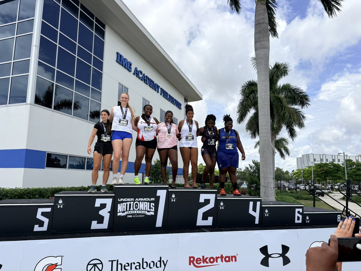 SaleighSimpson's tweet photo. PR’d three times today at @UnderArmour National Championships @ IMG today. Prior to this I only Hit 40 twice this season. Today i hit 42 and finished 6th amongst the top high school throwers in the country. #sheast https://t.co/3O64LXD6So