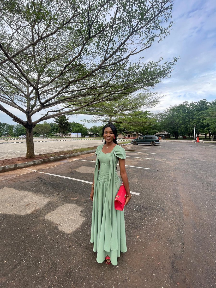 okunadewuraola's tweet photo. RC'26 Day 3🥰
Elegance meets Calm 😇😌❤️

#calmness #softgirlera #jw #jwfriends #ootd #elegant https://t.co/2YgrLwBFvZ