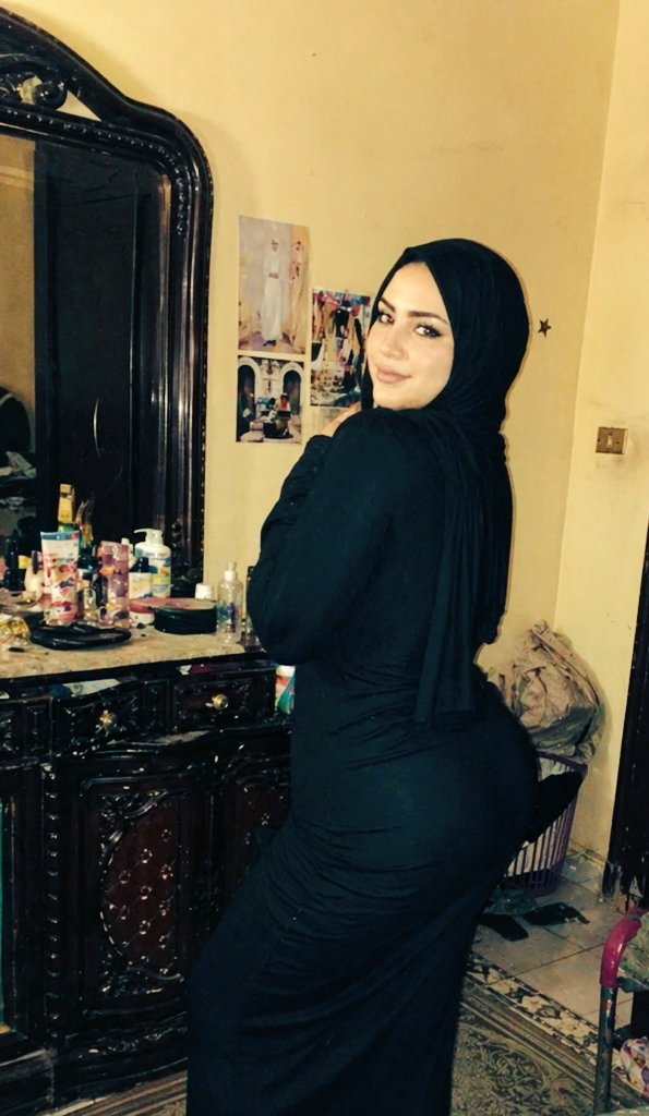 xh5cd's tweet photo. مساء الورد 💋😈 https://t.co/TsahrB9PWA
