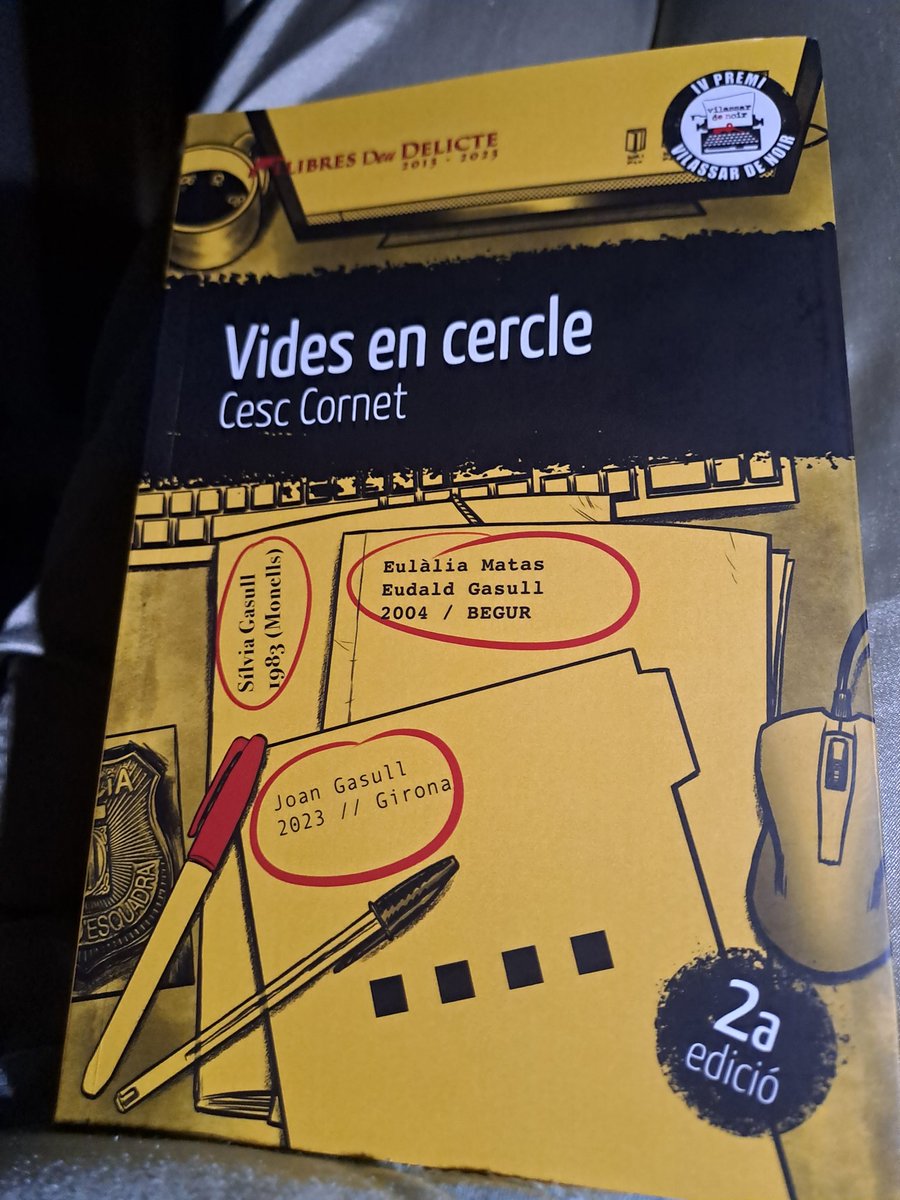HumetNuria's tweet photo. @SocEnCesc Acabat,  també l,he devorat.  Enhorabona👏👏 https://t.co/7Kiv39j2Q2