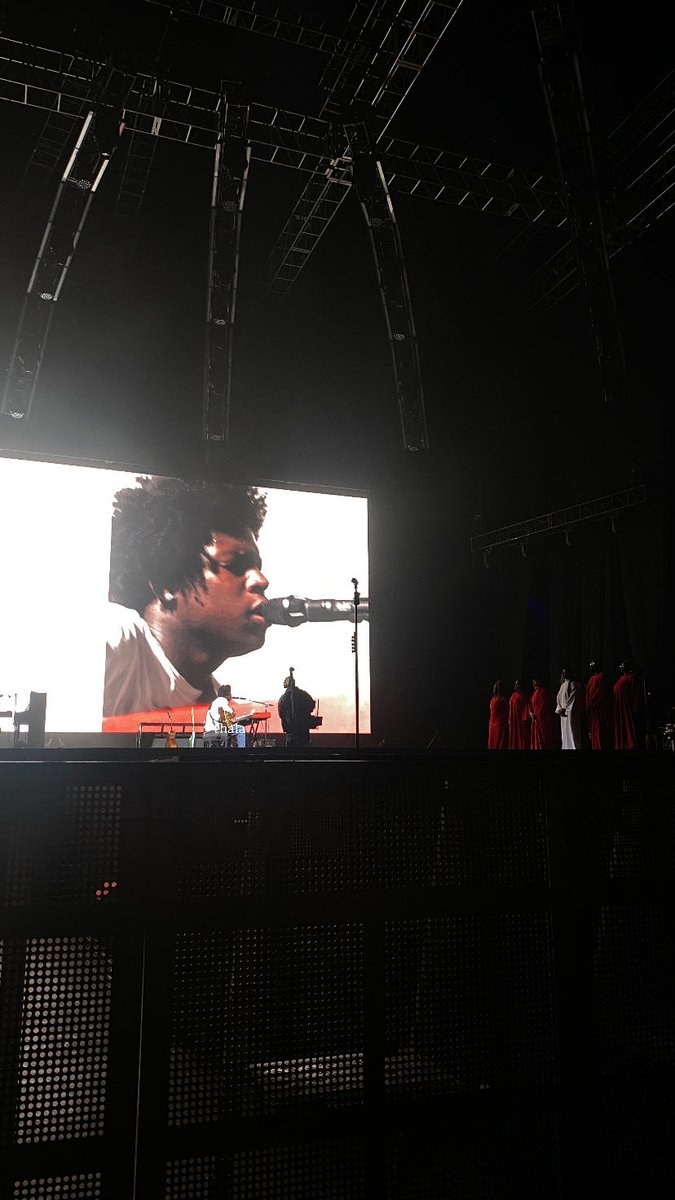 ekiitike's tweet photo. LOVE U DANIEL CAESARRRRR😭❤️😭❤️😭akhirnya salah satu wishlist tercapai👐 #JavaJazz2026 #DanielCaesar https://t.co/YLkbIx8xtO