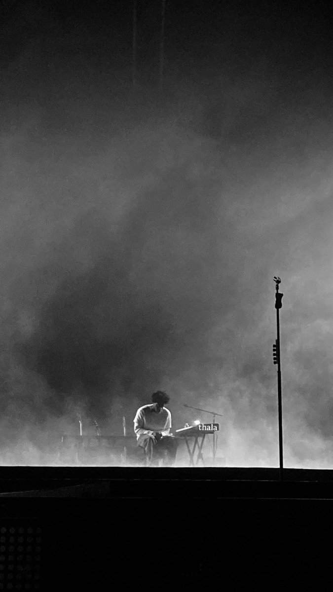ekiitike's tweet photo. LOVE U DANIEL CAESARRRRR😭❤️😭❤️😭akhirnya salah satu wishlist tercapai👐 #JavaJazz2026 #DanielCaesar https://t.co/YLkbIx8xtO