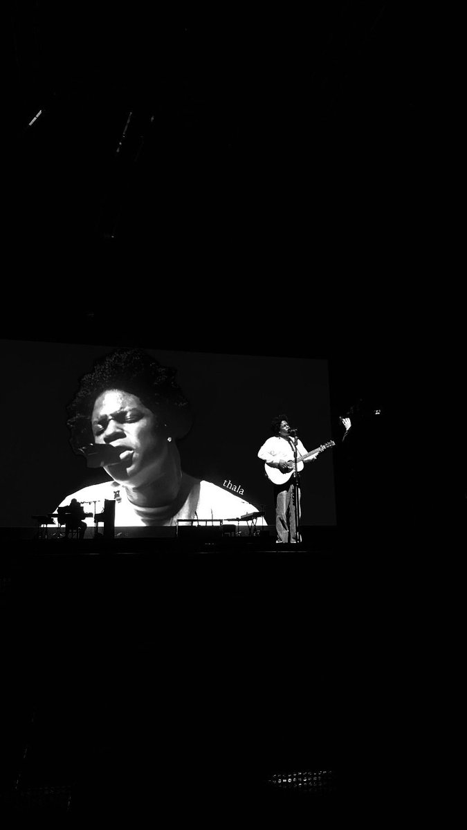 ekiitike's tweet photo. LOVE U DANIEL CAESARRRRR😭❤️😭❤️😭akhirnya salah satu wishlist tercapai👐 #JavaJazz2026 #DanielCaesar https://t.co/YLkbIx8xtO