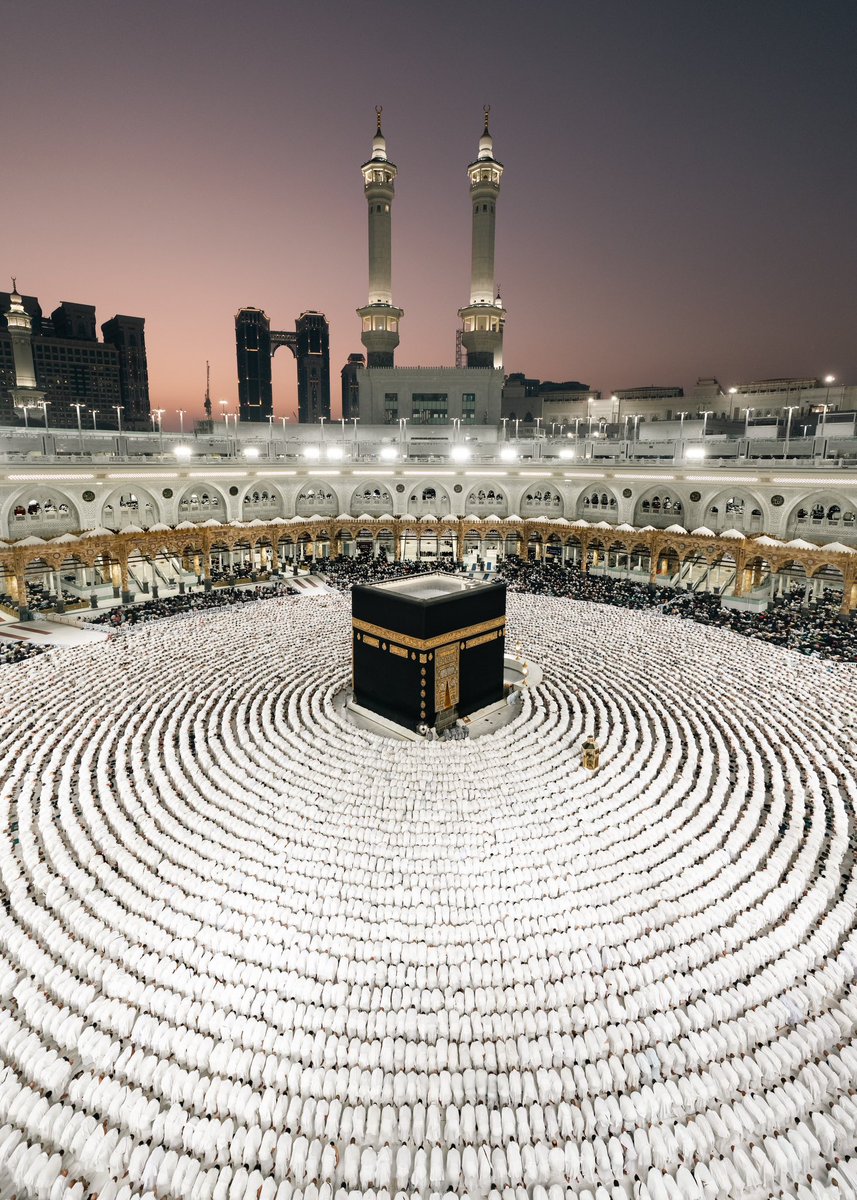 4vl_p's tweet photo. {كَأَنَّهُمْ لُؤْلُؤٌ مَّكْنُونٌ} https://t.co/eOSzvLESRp