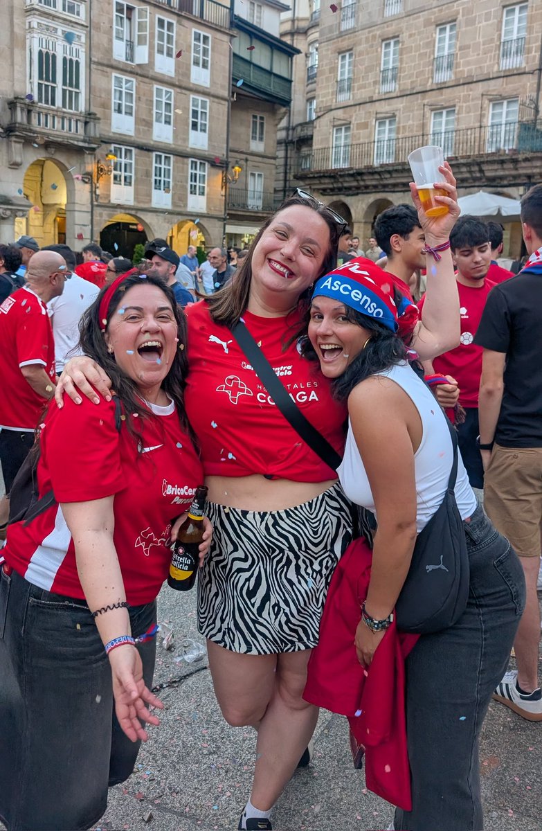 andr3inha's tweet photo. Creo que estou soñando. Pero non me despertedes nunca deste sono!

Somos de 1ª RFEF! 
Forza Ourense 
♥️💙
@UDOurense2014 https://t.co/oLz9NDZiKw