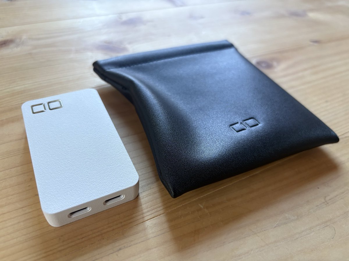 ayatrope's tweet photo. 朝の光の中で、いざ開封の儀♪
マクアケ購入のNovaPort SLIM DUOⅡ45W 2Cが届きました✨
手のひらで抱きしめたくなる可愛いサイズ感。逆にSpecial thanksとCIOの皆さんに伝えたい。開発魂、共鳴します！今日もわたし、頑張れそうです✨
#CIO   #わくわく https://t.co/fsiaqED8Y8