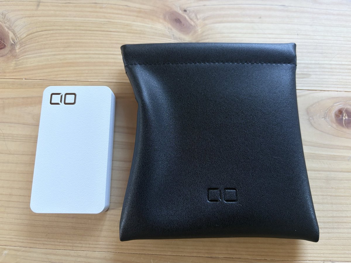 ayatrope's tweet photo. 朝の光の中で、いざ開封の儀♪
マクアケ購入のNovaPort SLIM DUOⅡ45W 2Cが届きました✨
手のひらで抱きしめたくなる可愛いサイズ感。逆にSpecial thanksとCIOの皆さんに伝えたい。開発魂、共鳴します！今日もわたし、頑張れそうです✨
#CIO   #わくわく https://t.co/fsiaqED8Y8