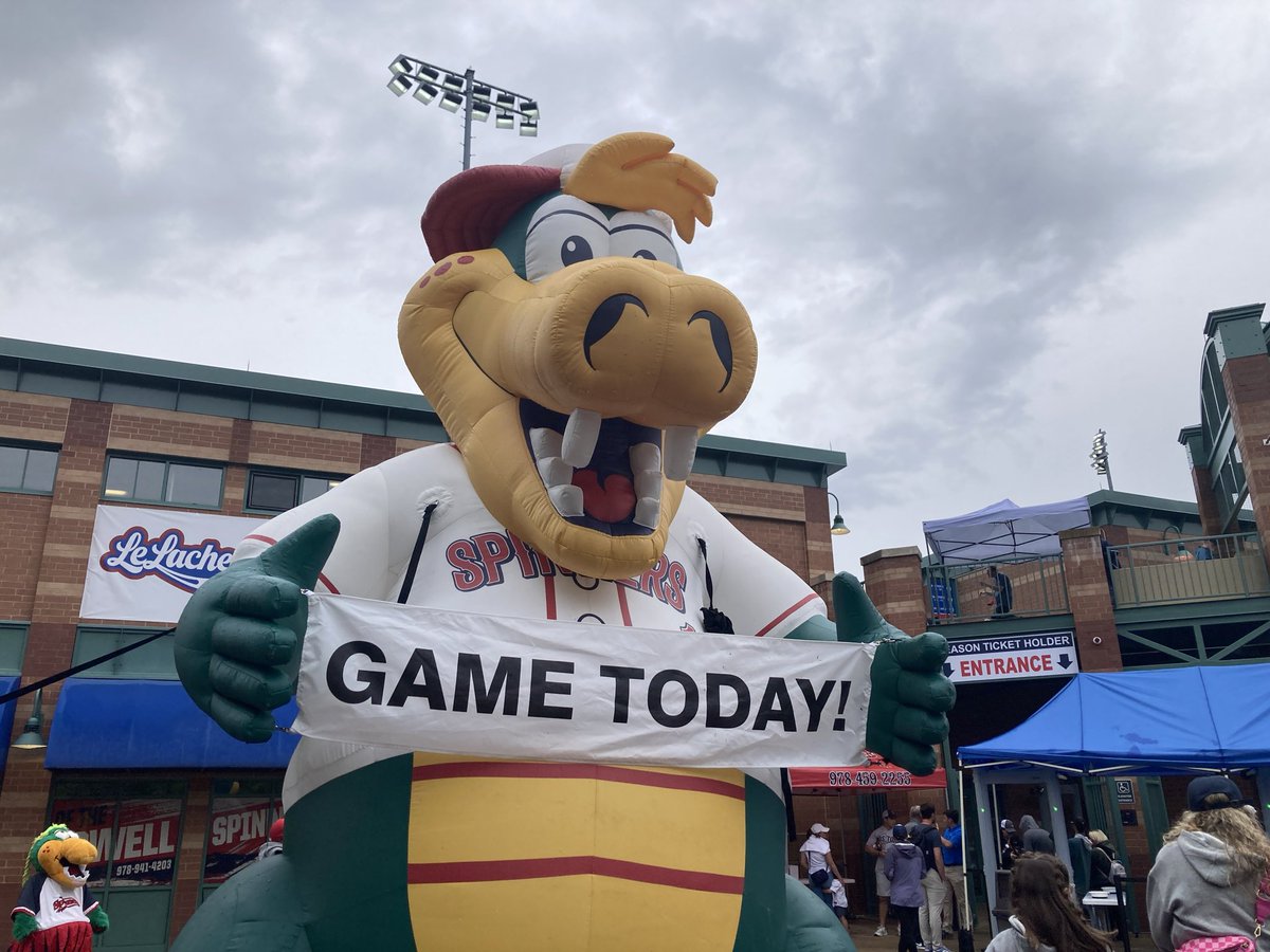 PuckmanRI's tweet photo. At LeLacheur Park for the return of the @LowellSpinners! This incarnation of the Spinners are a summer wood bat team playing in the Futures League. Nice to see lots of work has been done on the park since my last visit. Tonight the Westfield Starfires provide the opposition. https://t.co/74QTpushYq
