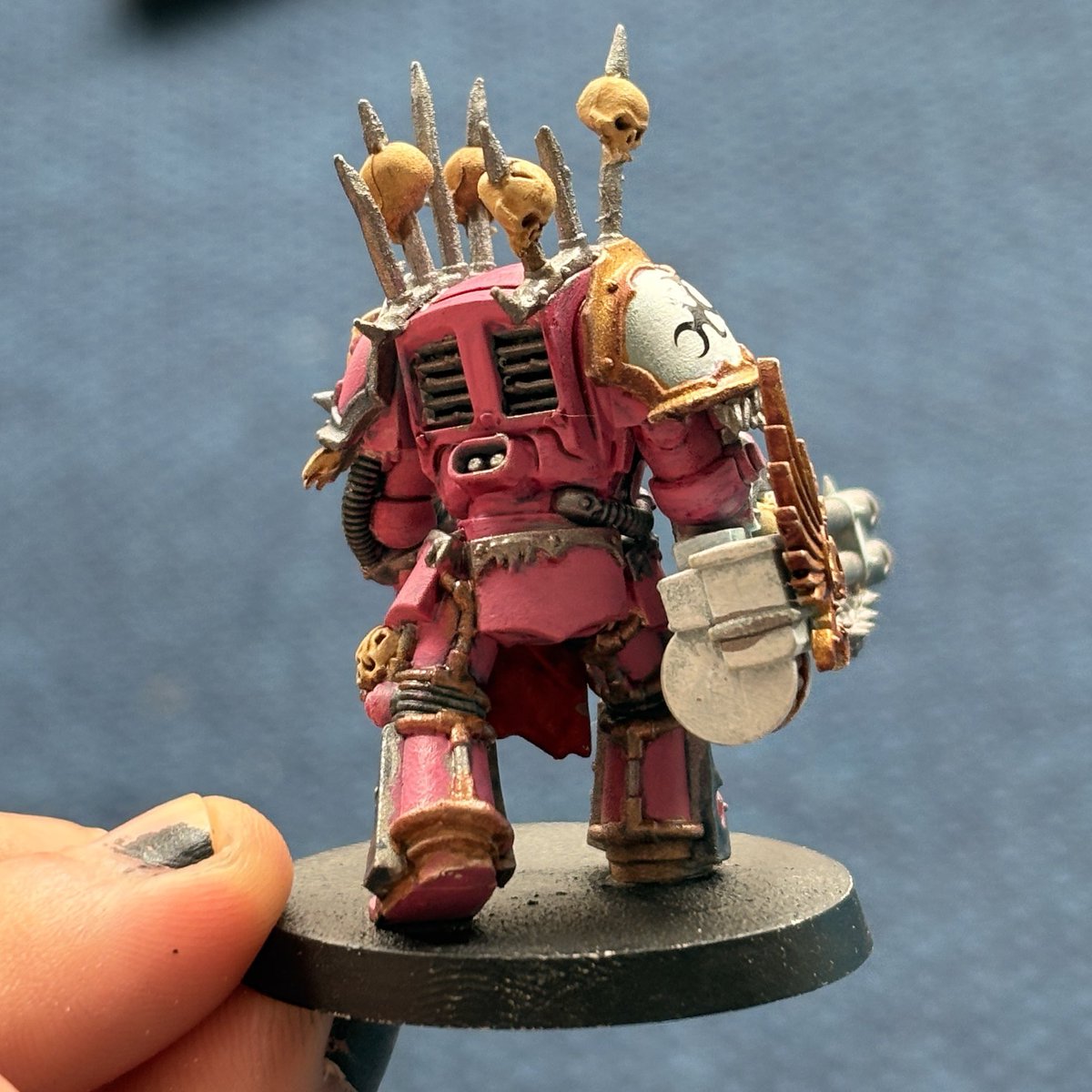 toastybreadarts's tweet photo. Painted up my first Emperor’s Children Terminator for Warhammer 40K https://t.co/nLQ9xlkBQj
