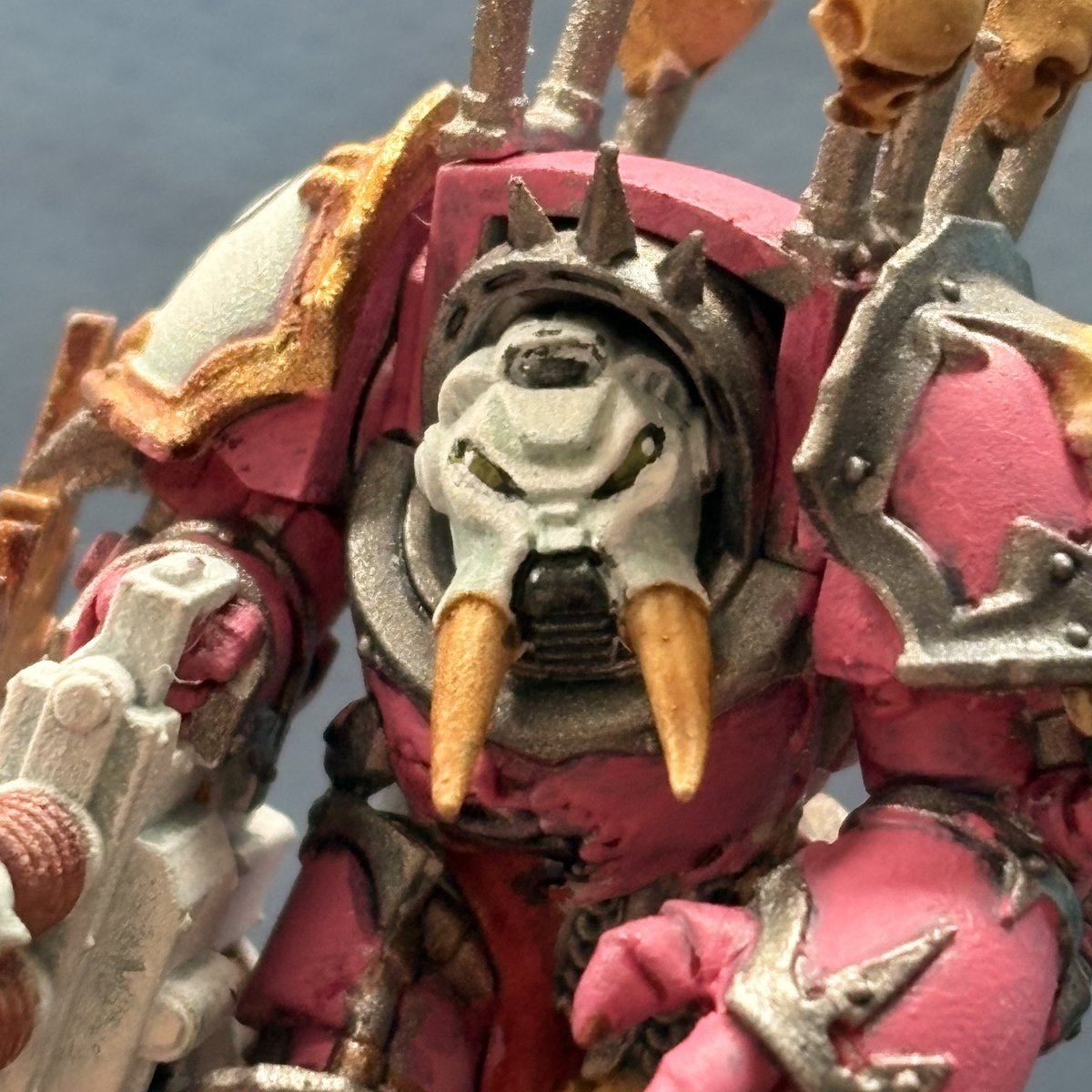 toastybreadarts's tweet photo. Painted up my first Emperor’s Children Terminator for Warhammer 40K https://t.co/nLQ9xlkBQj