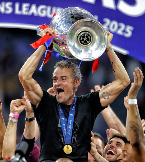10InfoBlaugrana's tweet photo. Luis Enrique ha rechazado firmar un contrato de largo plazo con el PSG

Tiene claro sus objetivos, sueña con volver al FC Barcelona o a la Selección https://t.co/oTQMGsJsTB