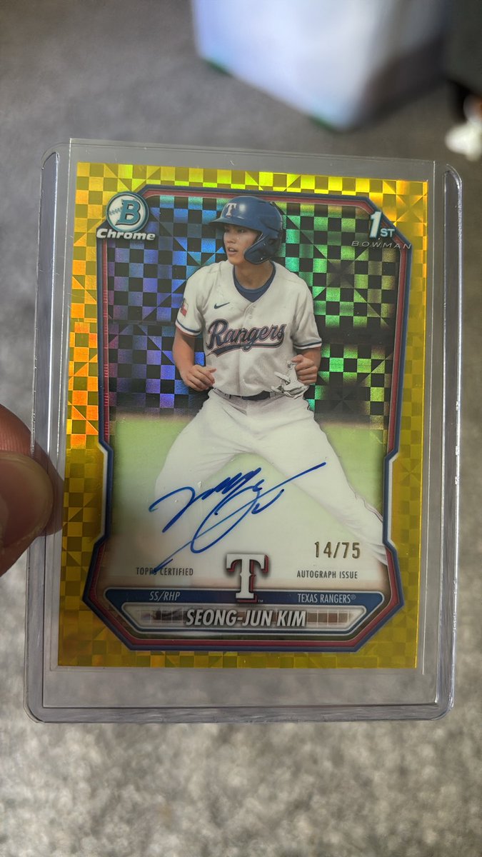 BuccoMatt's tweet photo. Blasters are loaded, confirmed! 
@CardPurchaser https://t.co/RZZeXueCD6