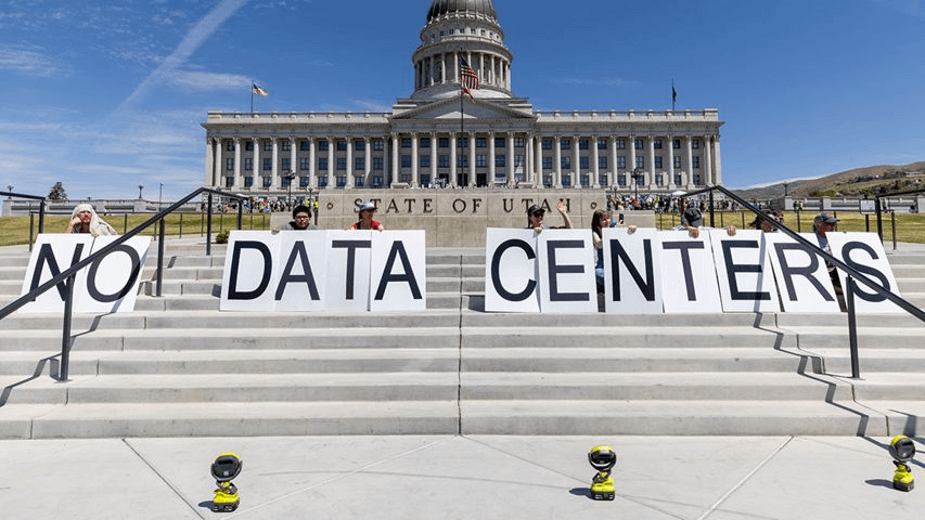 genkimura_'s tweet photo. America's AI boom is running into an unexpected problem.

Communities across the country are increasingly fighting the giant data center needed to power artificial intelligence.

And some of those communities are actually winning.

Here's why 🧵 https://t.co/UHPsiJQFXo