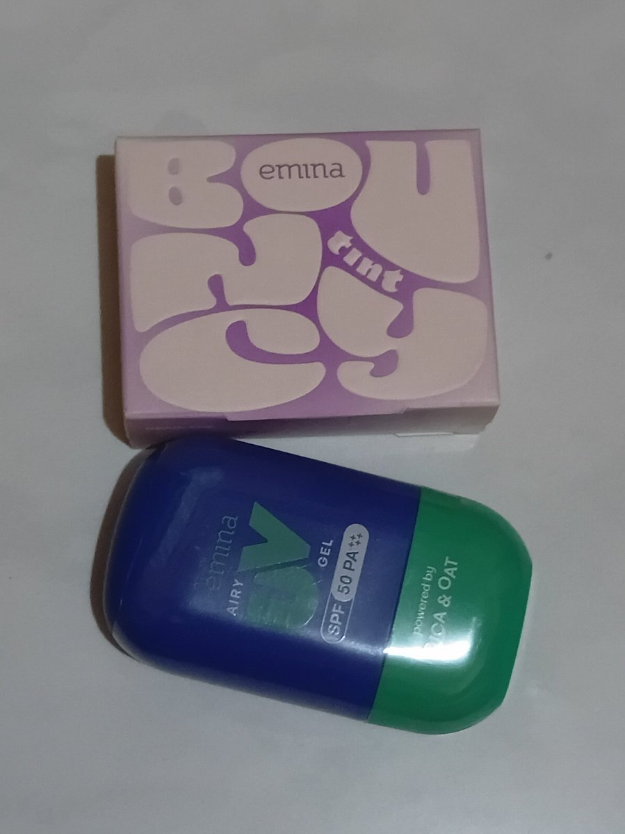 phaidanjeff's tweet photo. #zonauang wts // want to sell , ORI NEW SEGEL

1. Emina Bouncy Tint Shade 02 Plush Popsicle
2. Emina Airy UV Gel SPF 50 PA++++
Take all 60k
via Shopee 🍊 https://t.co/AfmTbffq1f